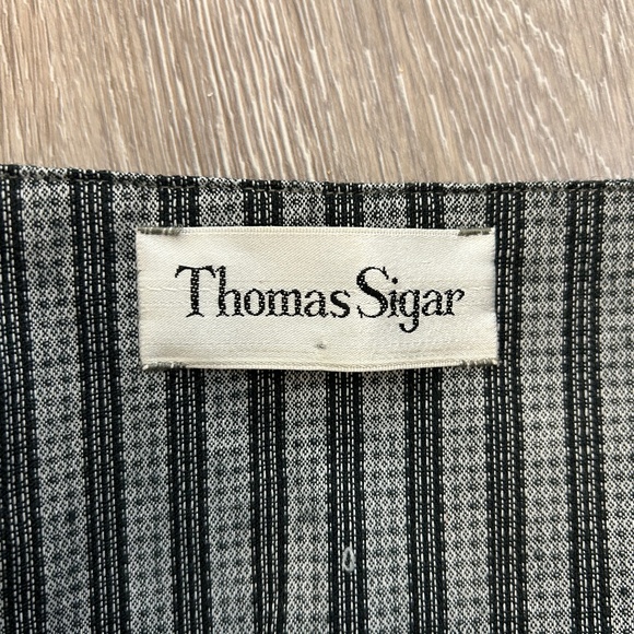 One of a Kind Asymmetrical Blazer - Picture 6 of 7